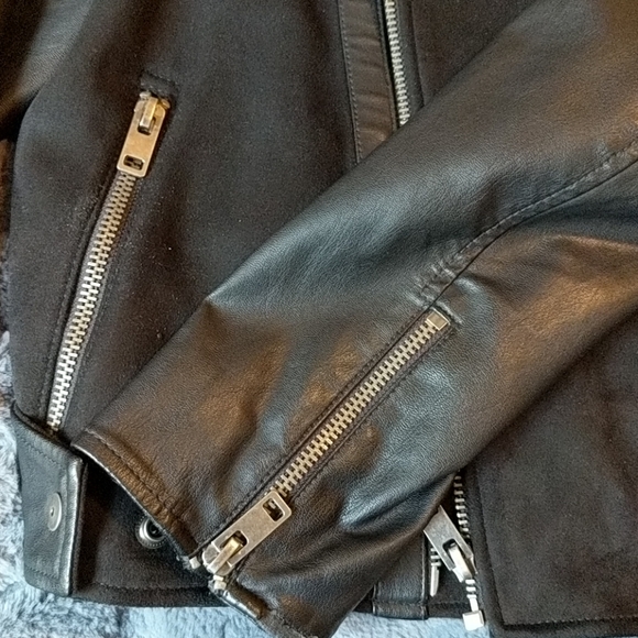 Jacket - Picture 3 of 6